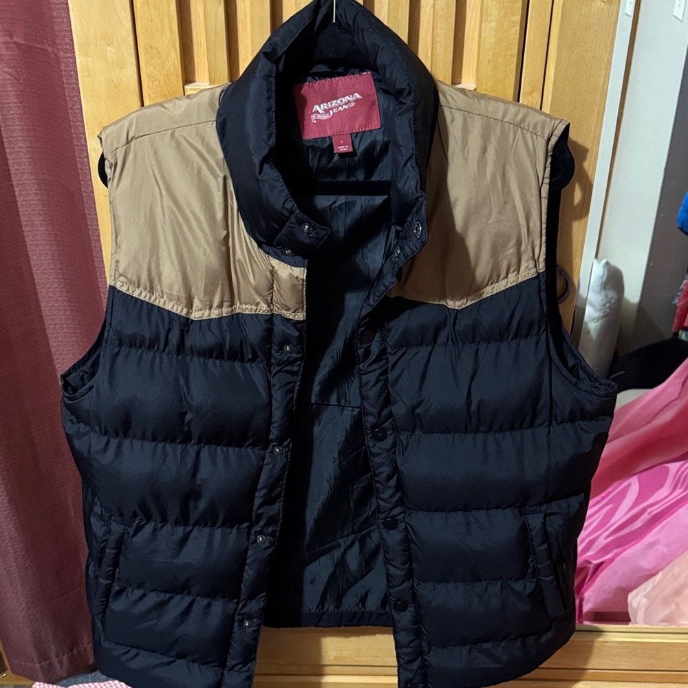 Arizona Jean Company Black and Tan Quilted Puffer Vest